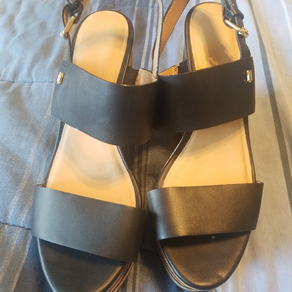 BRAND NEW TOMMY HILFIGER 8M 6inch wedge heel